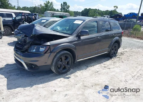 2020 Dodge Journey Crossroad z USA, uszkodzony, nr VIN 3C4PDCGBXLT268444